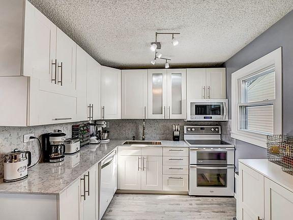 5th image of 9511 Kelvin Ln APT 2226