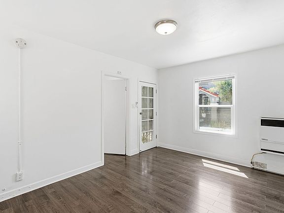 2nd image of 4225-4229 Lockwood Ave #4225-1/4