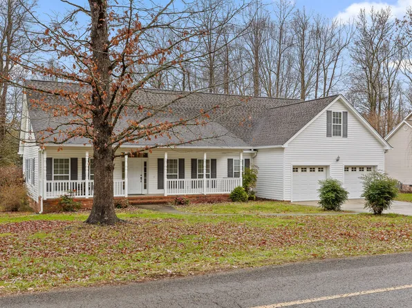 975 McLean Ave, Signal Mountain, TN 37377