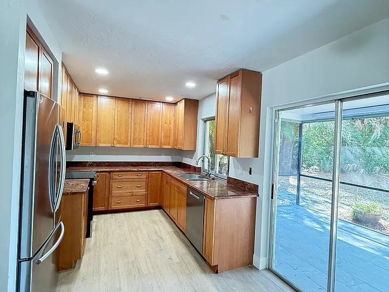 25356 Pinson Dr — Photo 6