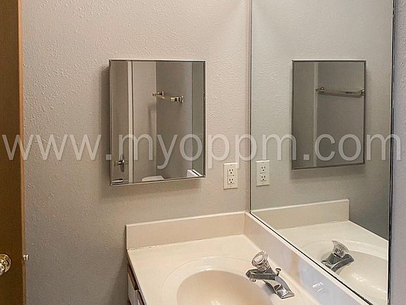 5th image of 8005 S 48th St #202