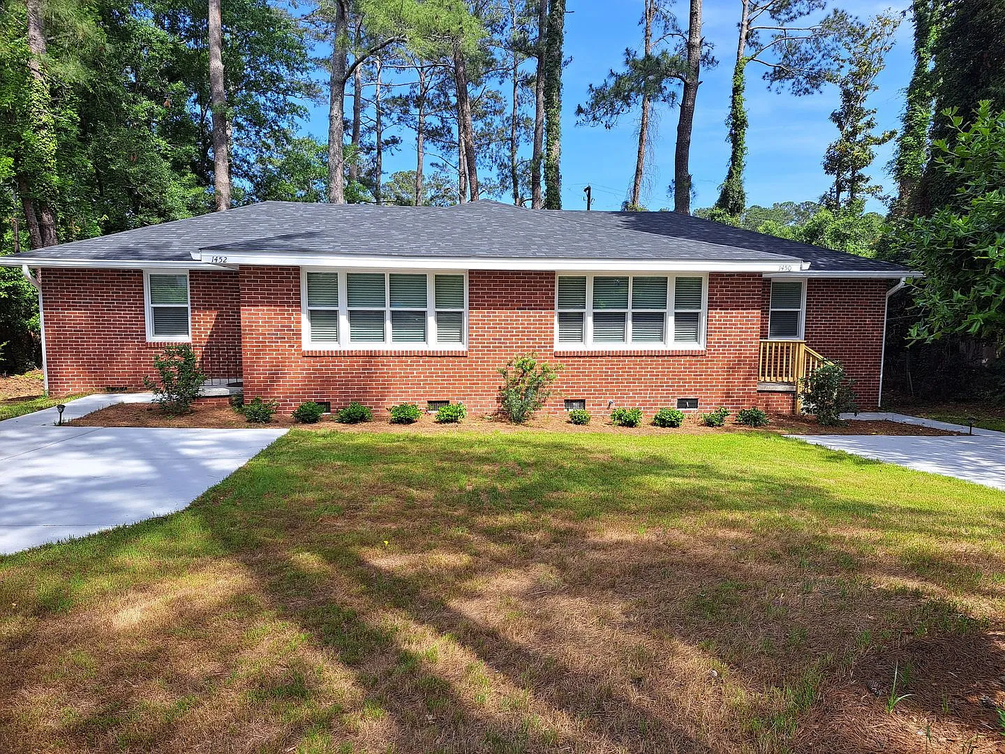 1450-1452 Brentwood Drive — Photo 1