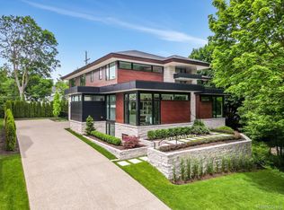 1313 Lakeside Rd, Birmingham, MI 48009