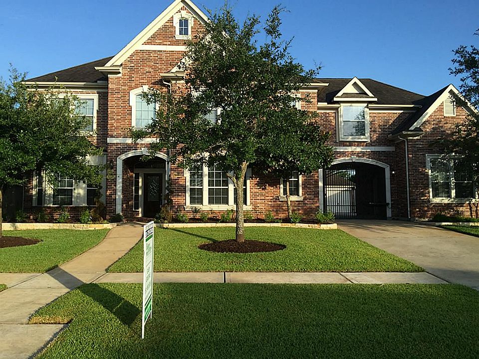 1st image of 2211 Greenhaven Dr