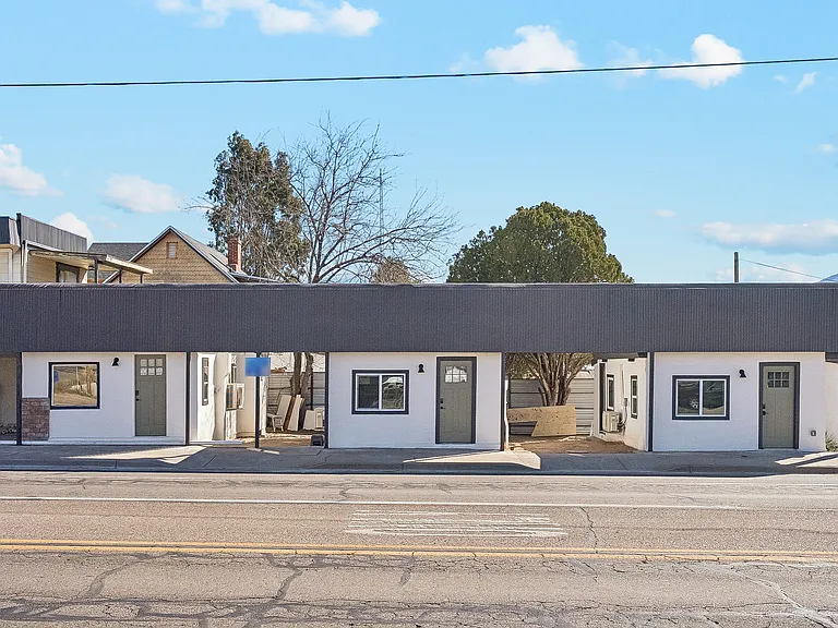 890 E Ash St #4 — Photo 10