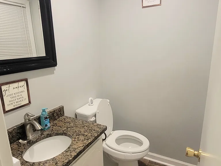 806 Greenwood Dr — Photo 17