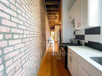 Rented by JB Mac Real Estate Inc.