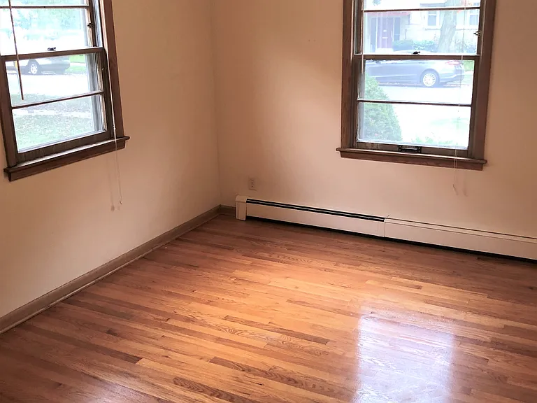 410 Pawling St — Photo 9