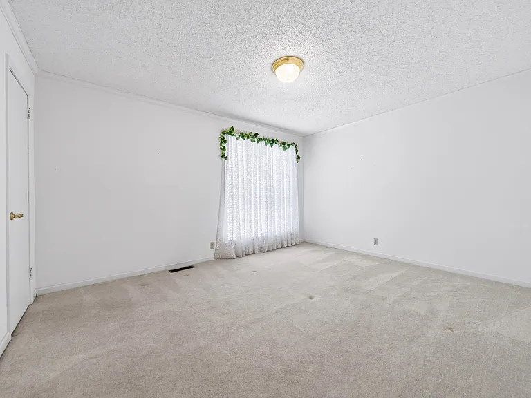 120 Briarwood Dr — Photo 58