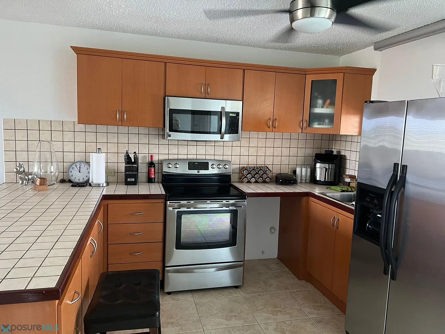 2 bed, 2.5 bath, 2281 sqft — Photo 4