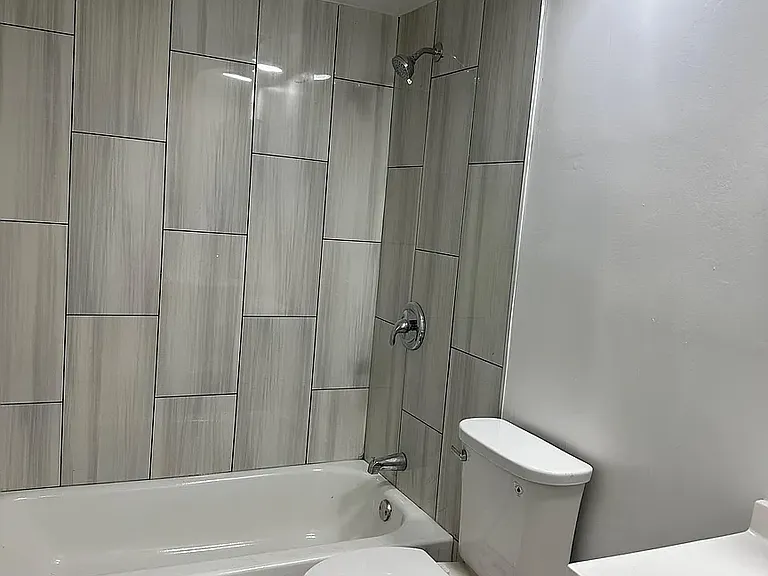 1517 W Morse Ave #405 — Photo 3