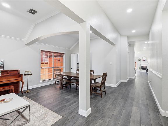 4th image of 3704 Cottonwood Springs Dr