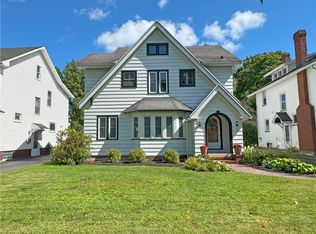 61 Quentin Rd, Rochester, NY 14609