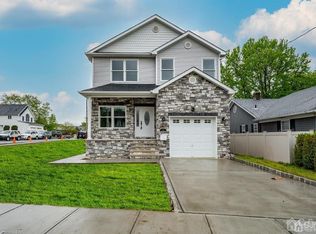 98 McCutcheon Ave, Sayreville, NJ 08872