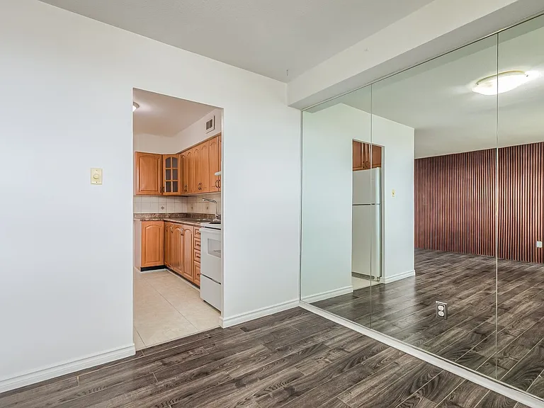 1350 York Mills Rd #1802 — Photo 4