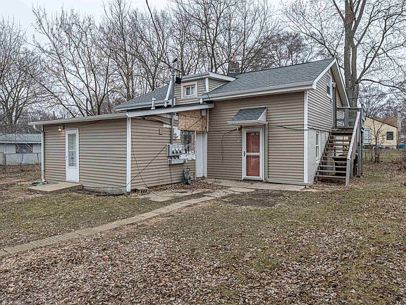 3rd image of 2916 Sewell St