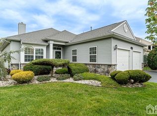 111 Avignon Rd, Monroe Township, NJ 08831