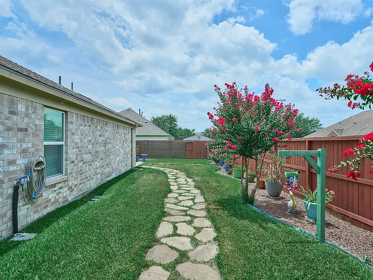 9940 Yearling Pl — Photo 31