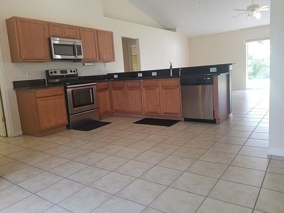 2nd image of 754 Farrington Dr