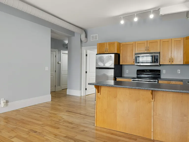 200A Ontario St #6 — Photo 4
