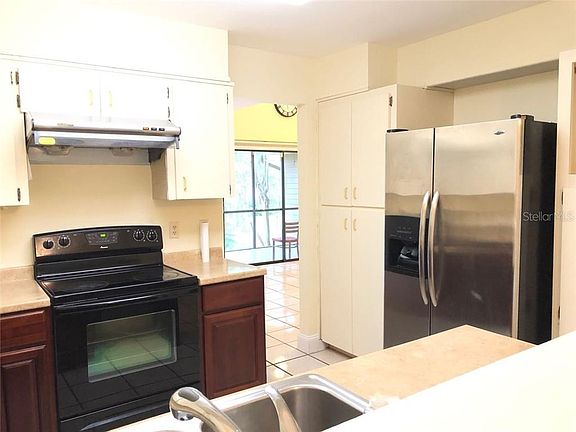 3rd image of 439 Stanton Pl