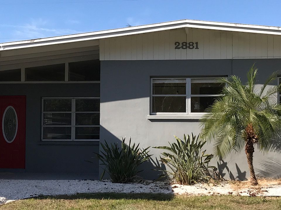 MID-CENTURY HOME CLOSE TO BEACHES AND KEYS