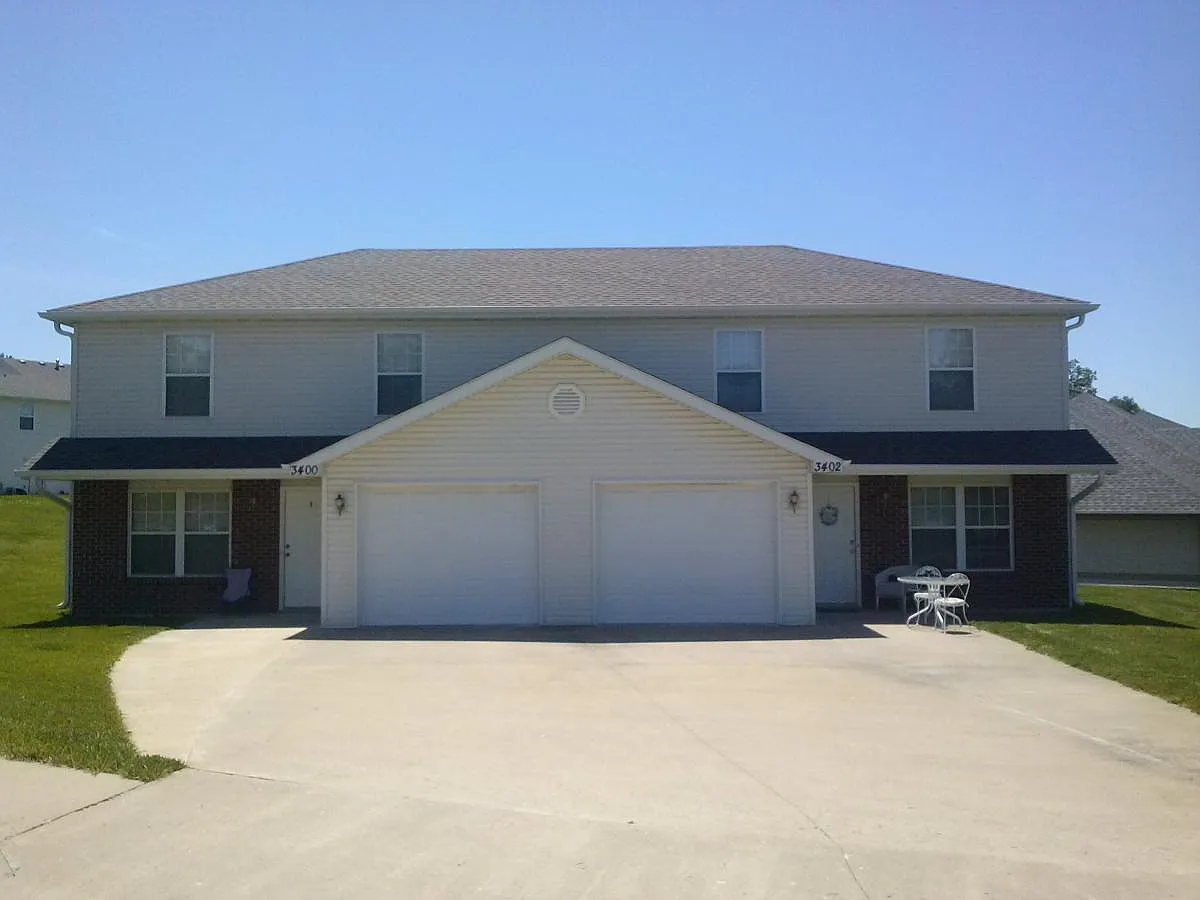 3 bed, 2.5 bath, 1360 sqft, $1,250 — Photo 1