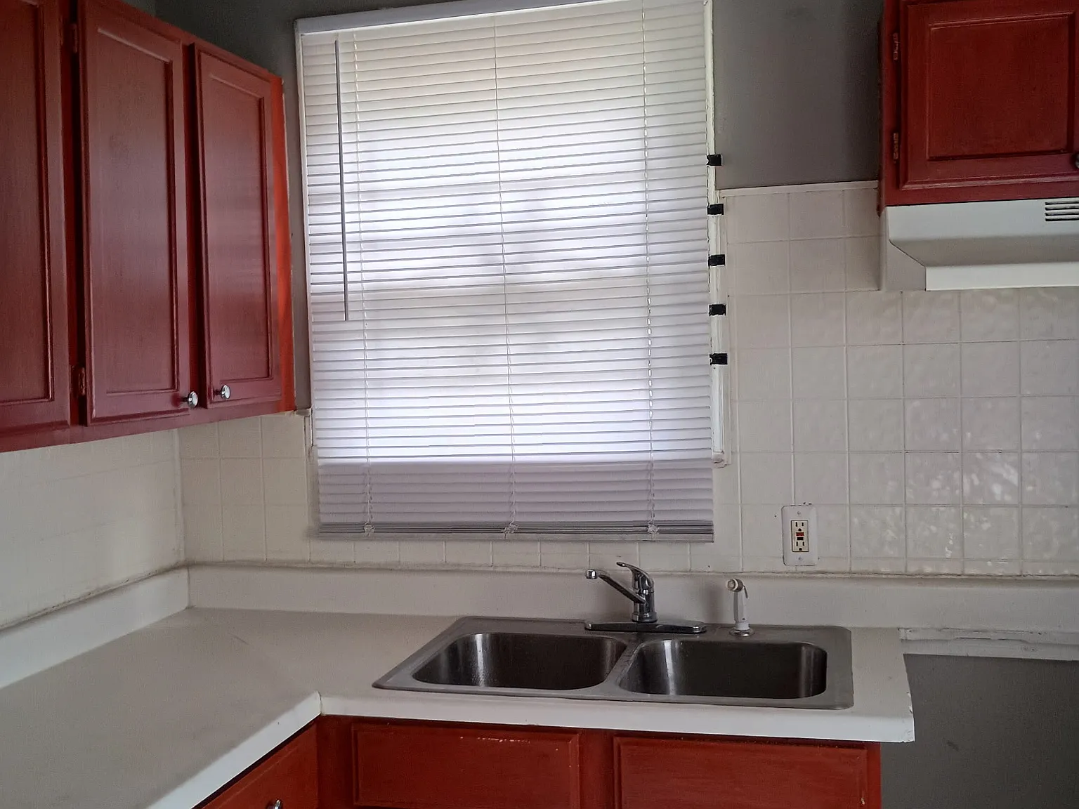 2 bed, 1.5 bath, 1100 sqft, $1,200 — Photo 2