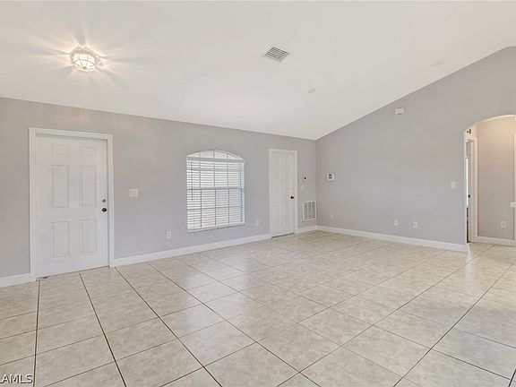 5th image of 2803 Nadine Ln