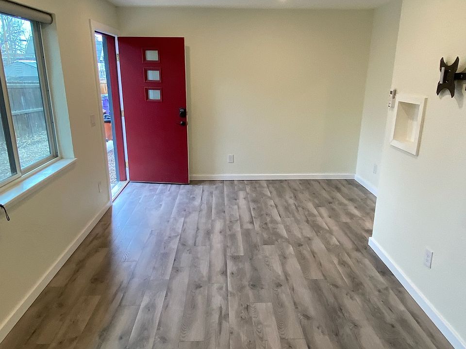 1st image of 3542 N Alcott St #4