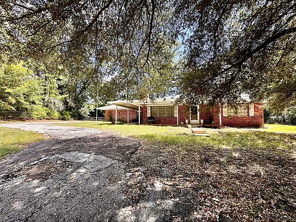 2nd image of 426 W Point Tap Rd