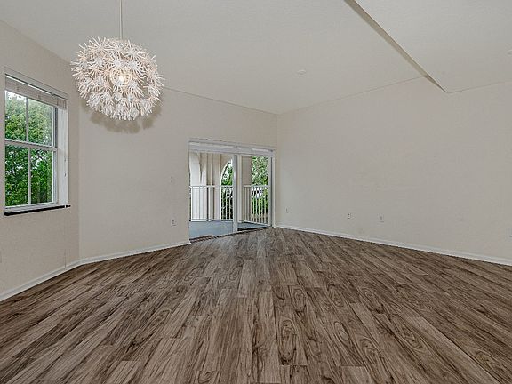 3rd image of 11605 NW 89th St APT 218