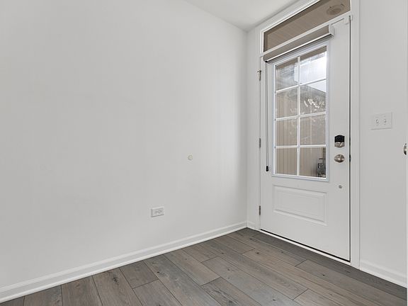 3rd image of 4110 Chelsea Manor Cir