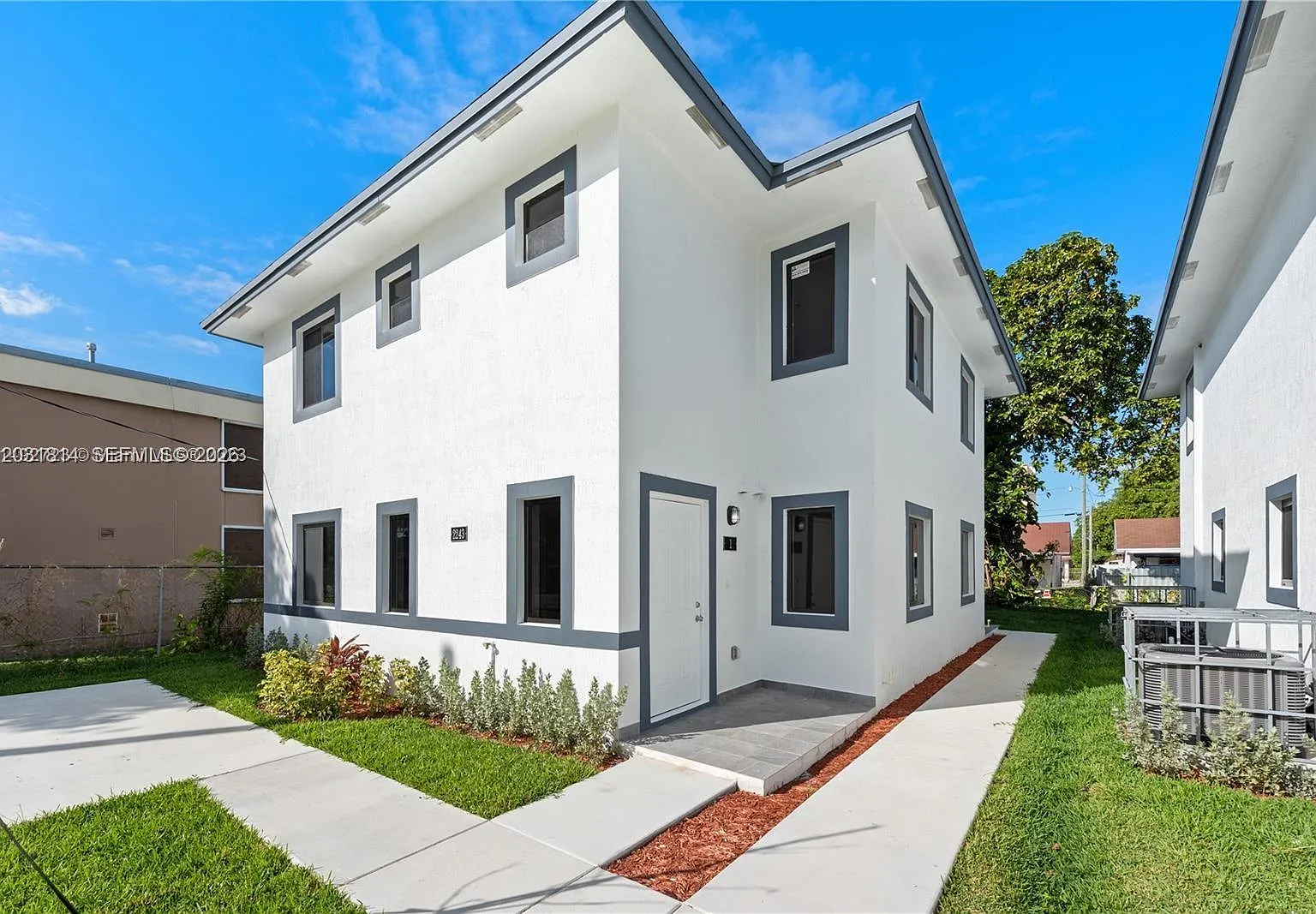 3 bed, 2.5 bath, 1188 sqft, $2,900 — Photo 1