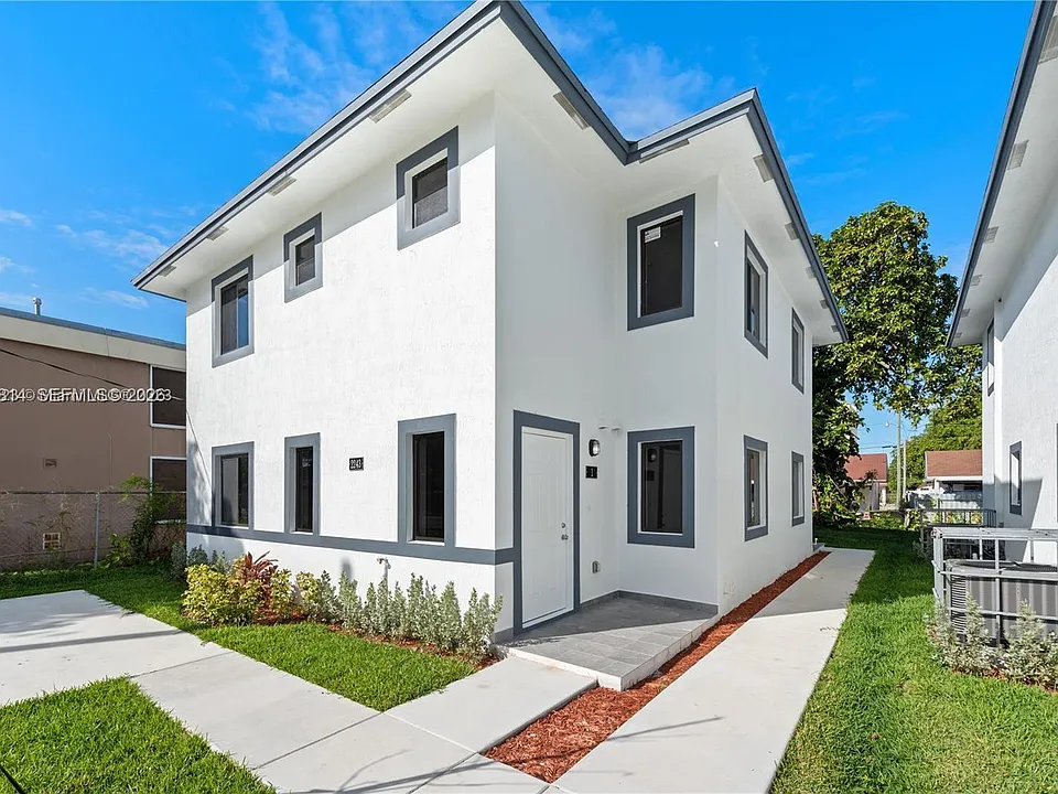2243 NW 50th St