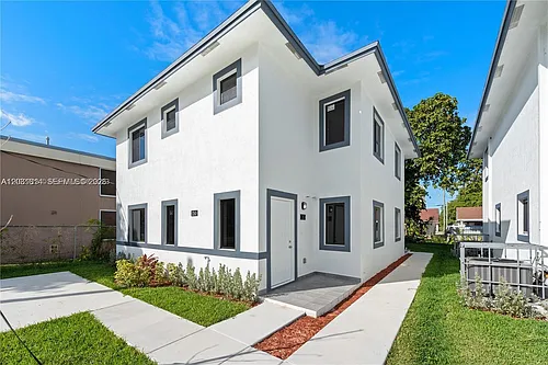 2243 NW 50th St #2 Photo 1