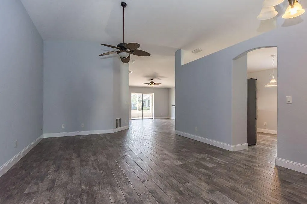 Building Photo - 868 Greenleaf Cir
