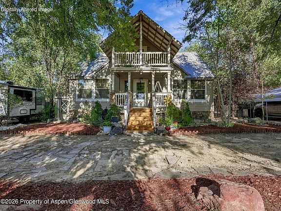 2nd image of 930 Garden Ln