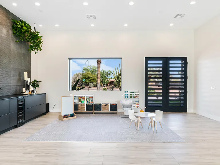 7417 E Paradise Dr — Photo 18