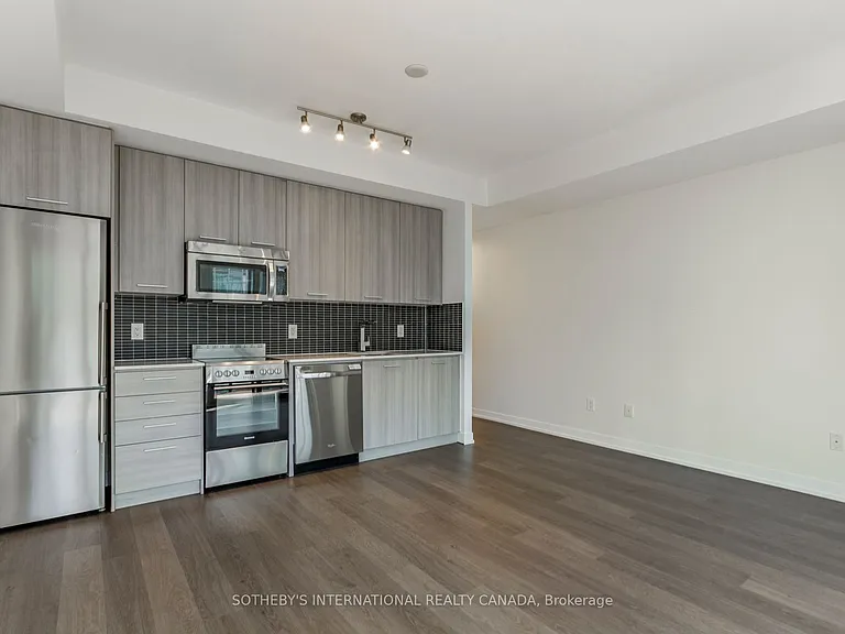 105 George St #713 — Photo 13