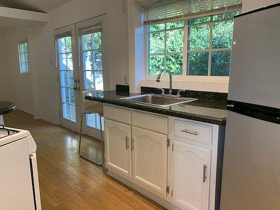 3rd image of 1424 Silver Lake Blvd #2