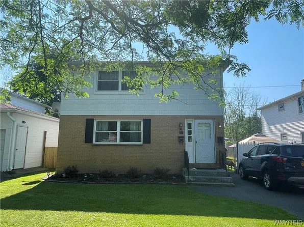 50 Strasbourg Dr, Cheektowaga, NY 14227