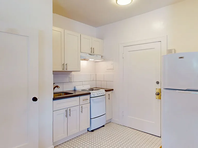 535 41st Street — Photo 7