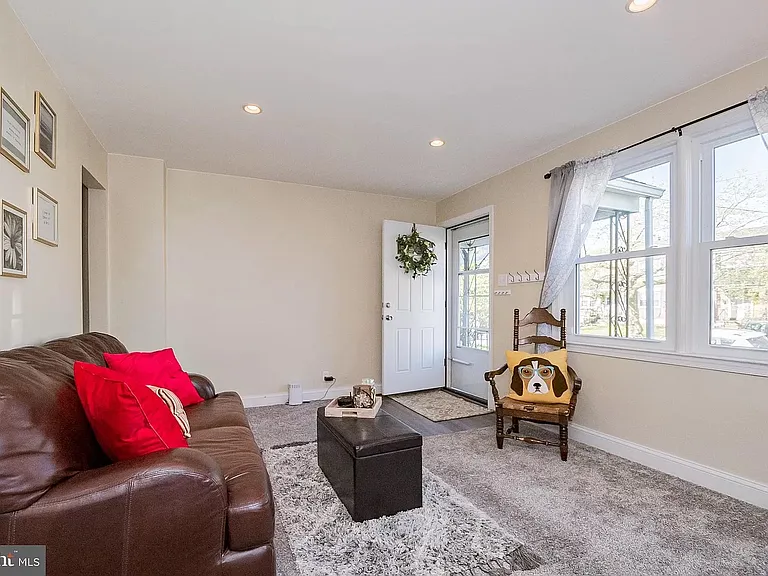 230 Filbert Ave — Photo 8