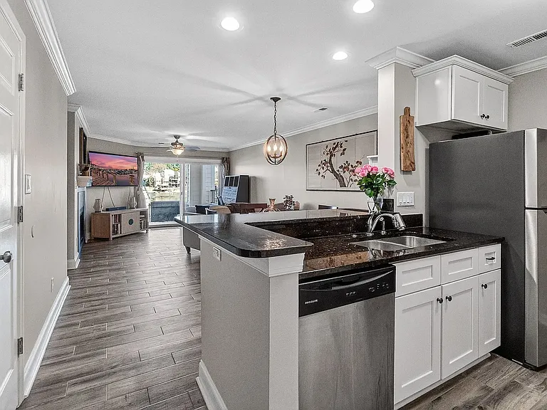 18695 Vineyard Point Ln — Photo 11