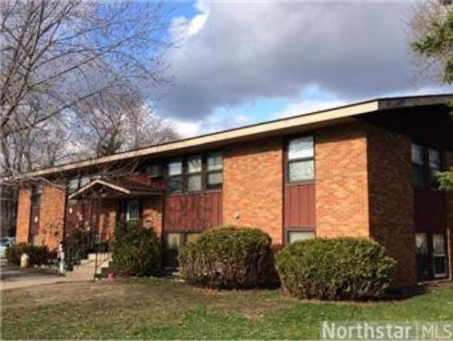 1st image of 410 33rd Ave N