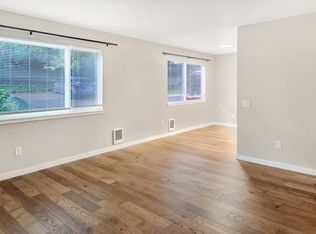 2504 204th St SW APT 1, Lynnwood, WA 98036