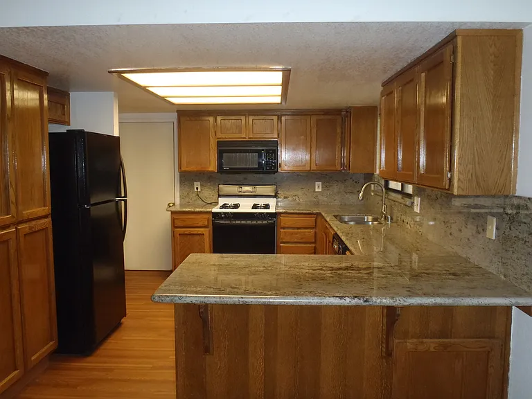 1249 Mountain View Dr — Photo 3