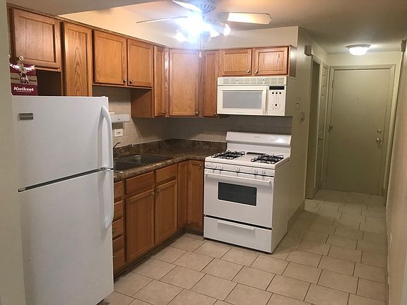 3rd image of 10090 Holly Ln