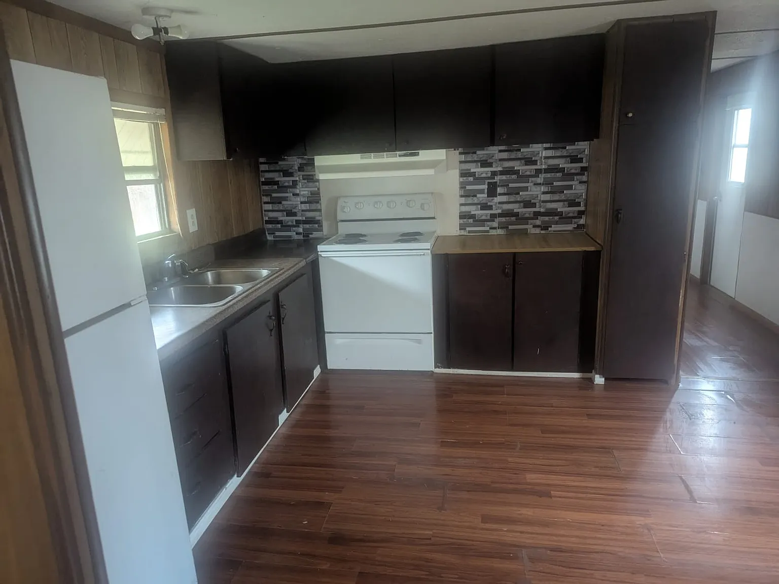 3 bed, 1.5 bath, 1056 sqft, $1,250 — Photo 4